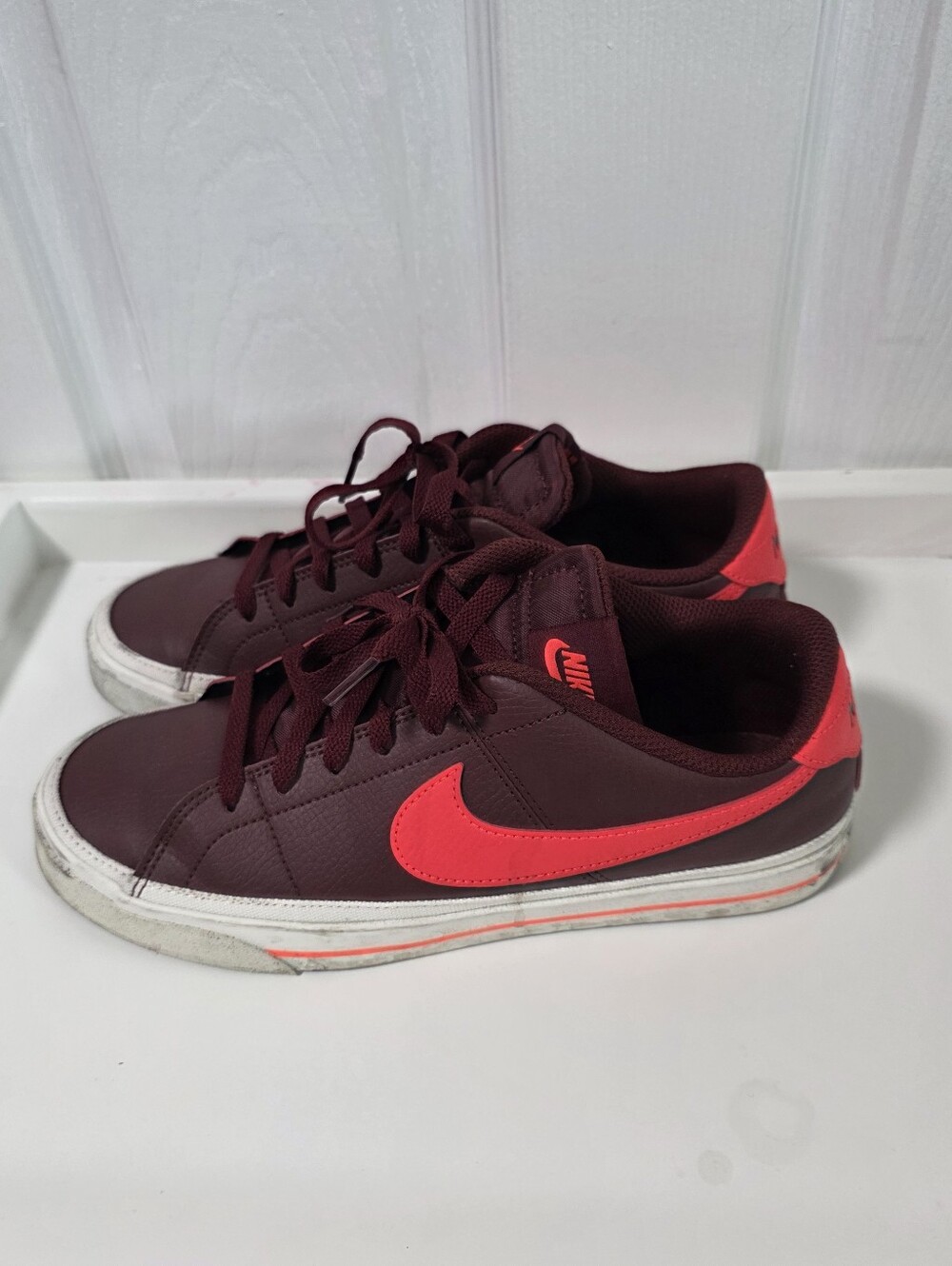 Nike Women’s Low-Top Sneaker in Burgundy